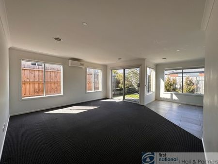 22 Cabernet Way, Pakenham - Photo 3