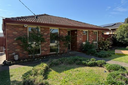 3 Kathleen Court, Hampton Park VIC - Photo 5