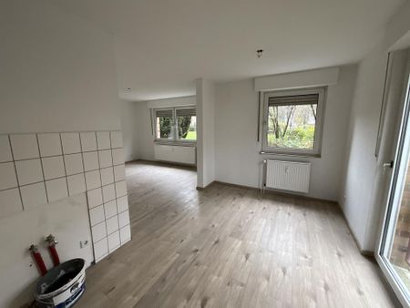 Bereit zum Einzug - frisch renovierte 2 - Raum Wohnung - Photo 3