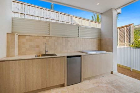 Brand New, Designer Luxury 3-4 Bedroom, 3 Bathroom, 2 Car Basement Parking, Sun-Kissed Family Home, Conveniently Located in a Dress Circle Location - Photo 4