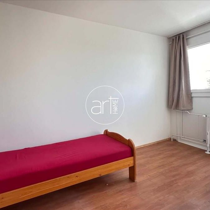 Kiadó jó állapotú panel lakás - Szeged - Fotó 1