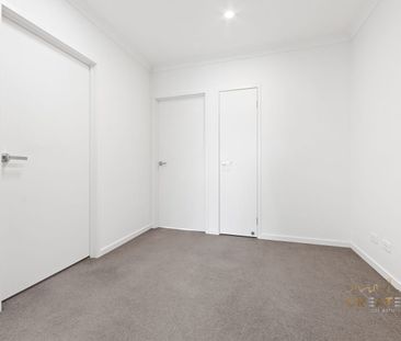 MODERN TOWNHOUSE IN PRIME BRAYBROOK LOCATION - Photo 2