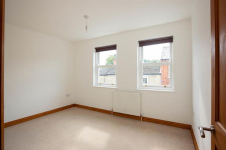 4 bedroom detached house to rent - Photo 4