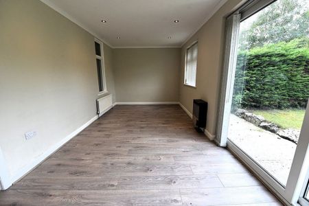 3 bedroom House in The Avenue, Leeds - Photo 5