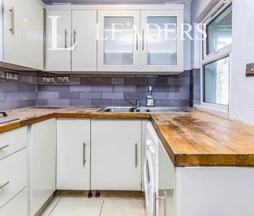 3 bedroom terraced house to rent - Photo 3