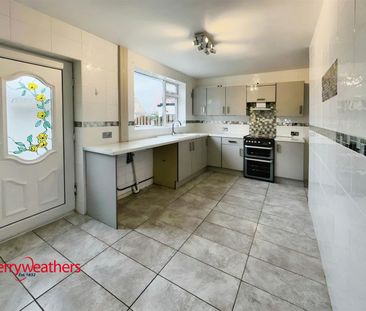 3 bed end of terrace house to rent in Robinets Road, Wingfield, Rot... - Photo 5