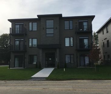 Grand 5 1/2 à louer à Farnham - Photo 2