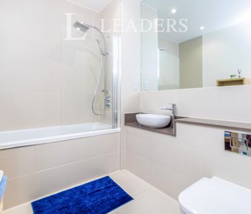 3 bedroom apartment to rent Seekings Close, Trumpington, Cambridge,... - Photo 4