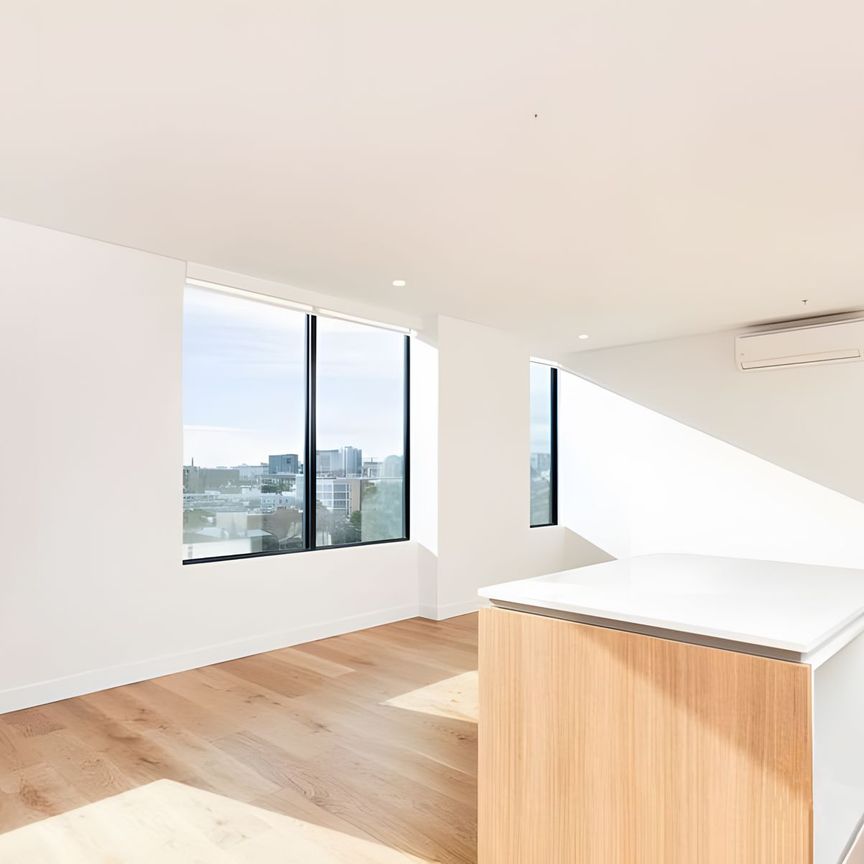 Spacious 2-Bedroom & 2-Bathroom Apartment in Prime Location - Photo 1