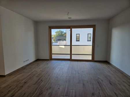 *EXKLUSIVE 2 ZIMMER-WOHNUNG mit EBK *AUFZUG *TIEFGARAGE * BARRIEREFREI *ERSTBEZUG - Photo 3