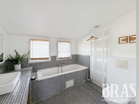 Location Maison 4 pièces 132m² INDRE 44610 - Photo 2