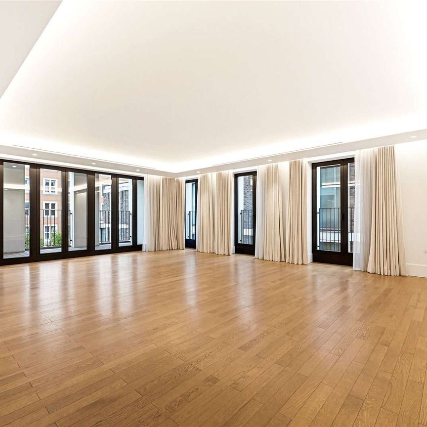 Located in two buildings around a central courtyard garden, each apartment is being carefully designed by architects Squire and Partners to create exceptional London residences. - Photo 1