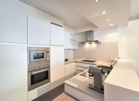 CENTRAAL GELEGEN APPARTEMENT MET STADSTUIN IN HARTJE TIELT - Photo 3