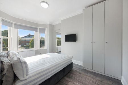 Friars Place Lane, London, W3 7AS - Photo 2