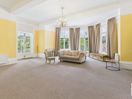 Fulmer Lane, Gerrards Cross, Buckinghamshire,SL9 - Photo 2