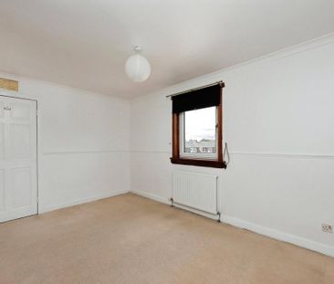 2 bedroom maisonette to rent - Photo 2