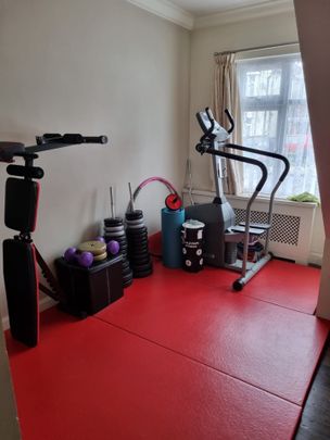 Room in a Shared House, Old Kenton Lane, NW9 - Photo 1