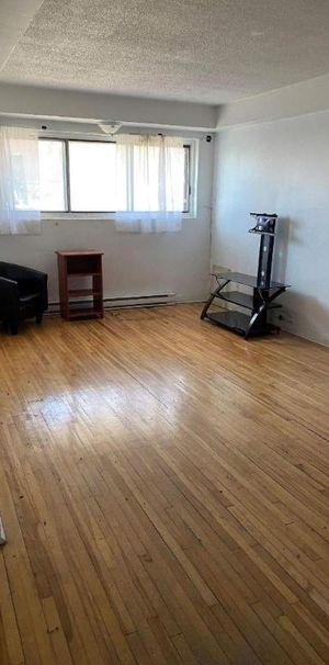 3.5 près station métro Honoré-Beaugrand - Photo 1