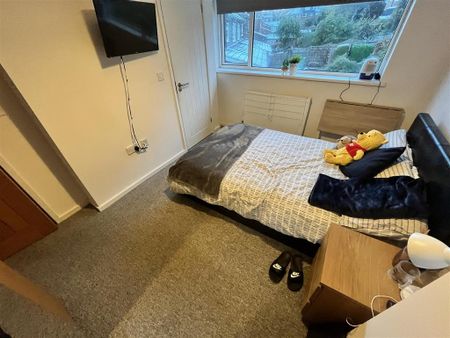 1 bedroom in a house share to rent - Photo 5