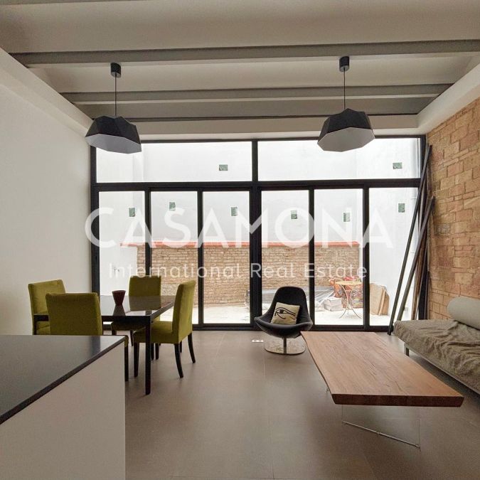 Spacious and modern 3-Bedroom Duplex with Terrace, Garage & Cozy Patios in El Clot - Photo 1