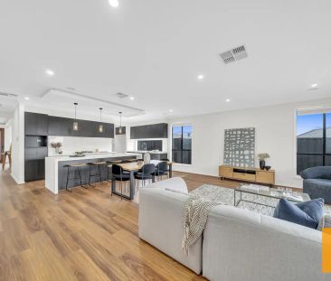 “Family home with a designer touch to every corner!” - Photo 4