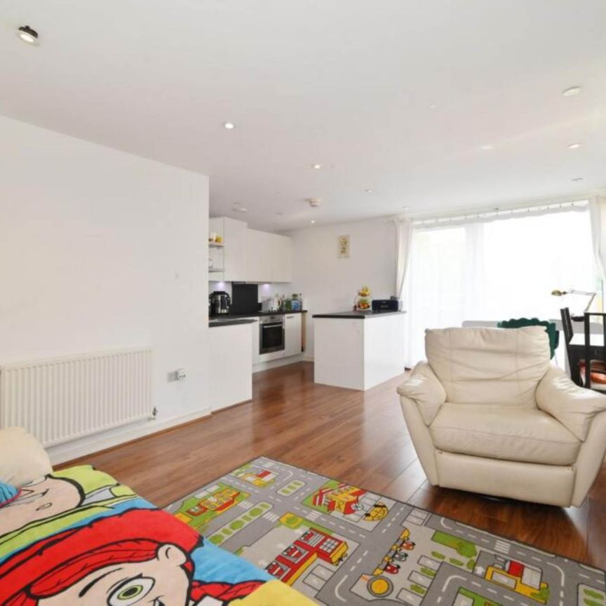 Price £1,950 pcm - Available 07/02/2026 - Furnished / Unfurnished - Photo 1