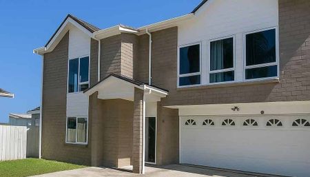 5-Bedroom, 4-Bathroom Family Home in Prime Loc... - Photo 2