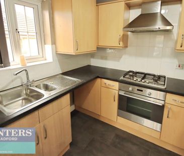 2 bedroom Flat To Let - Photo 6