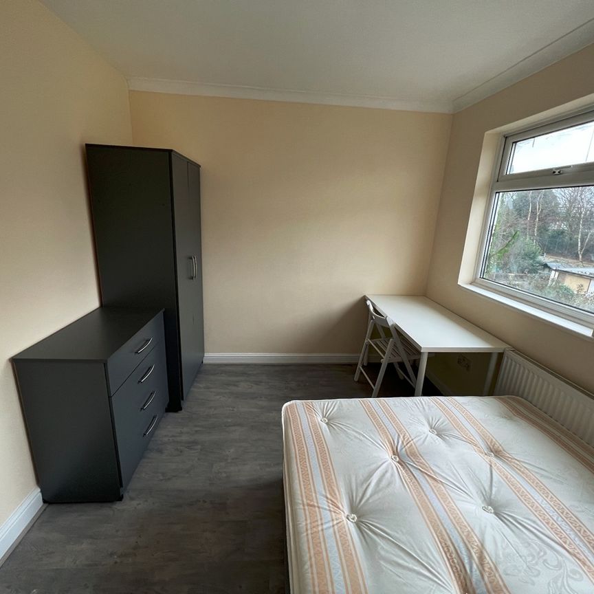 Room in a Shared House, Tokyngton Avenue, HA9 - Photo 1