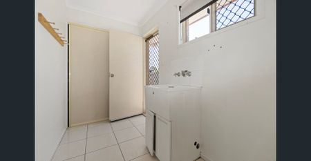 8 Hansen Street, Burnett Heads, Qld 4670 - Photo 4