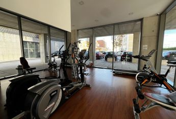 Apartamento T1 mobilado e equipado na zona do Cais da Fonte Nova (centro de Aveiro) .