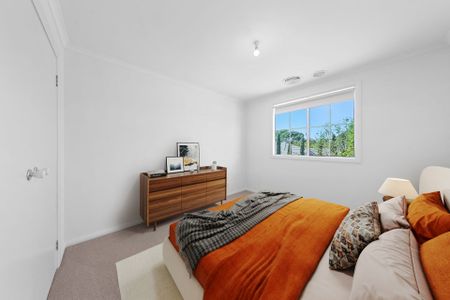 Stylish & Spacious Family Home Opposite Stony Hill Creek - Photo 5