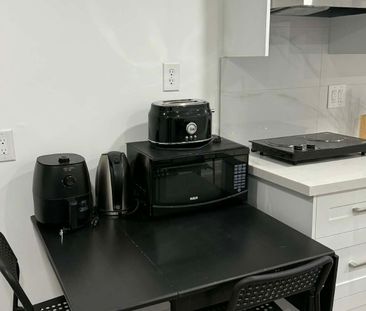 For Lease - 546 Karen Park Crescent, Mississauga, Ontario - Photo 1