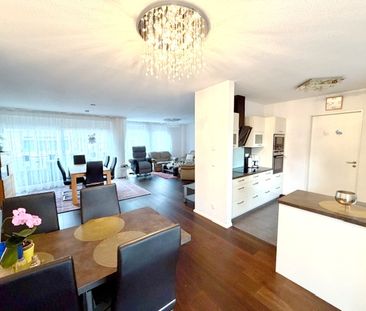 Sehr hochwertig ausgestattete 4-Zimmer-Stadtwohnung mit Aufzug, Ein... - Foto 1