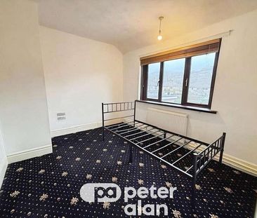 Ty Isaf Park Avenue, Risca, Newport, NP11 - Photo 3