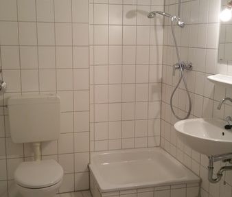 Gute Aussichten! Helle 2-Zimmer-Wohnung mit (halb-) offener Küche i... - Photo 3