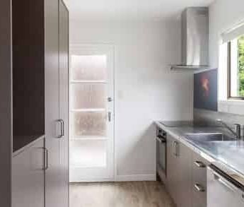 Charming 2 bedroom home in Weymouth! - Photo 2