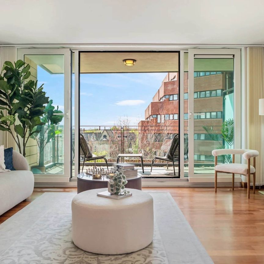 A well-presented apartment directly opposite Lord’s Cricket Ground, with concierge and parking space. - Photo 1