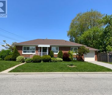 #Bsmt - 2 Kellyvale Road – Toronto, Ontario - Photo 6