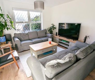 3 bedroom link detached house to rent - Photo 3