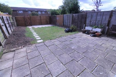 3 bedroom terraced house to rent - Photo 4