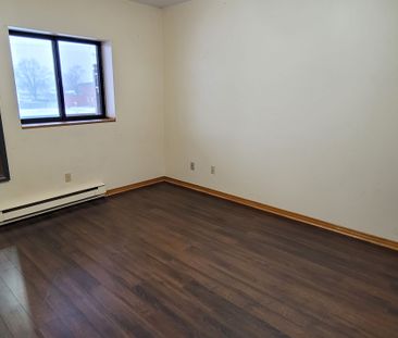 For Lease - 7116 MCLEOD Road Unit# 101, Niagara Falls, Ontario - Photo 6