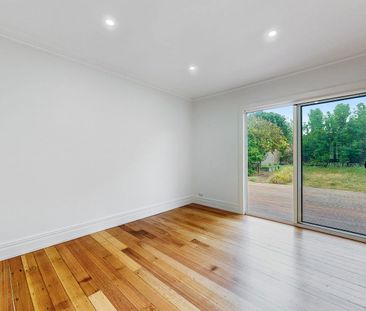 Classic charm meets modern comfort in the heart of Coburg - Photo 1