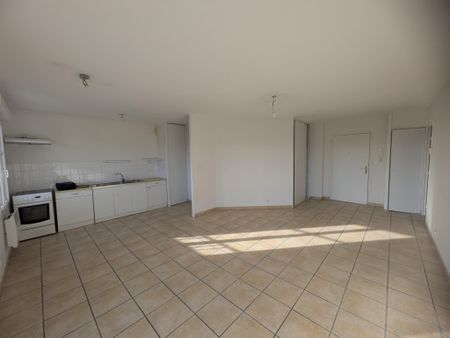 Location Appartement 2 pièces 51m² LANNION 22300 - Photo 4