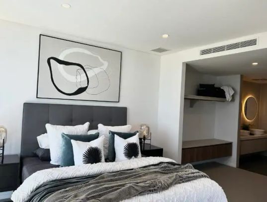 “Luxurious Apartment in Mt Pleasant” - Photo 1