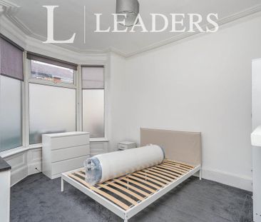 4 bedroom terraced house to rent - Photo 3