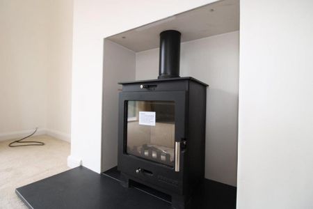 2 bedroom detached bungalow to rent - Photo 2