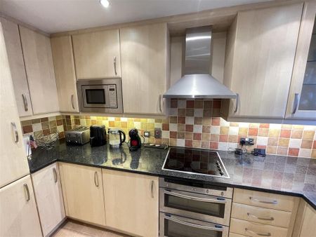 2 bedroom terraced house to rent - Photo 4