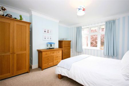 3 bedroom semi-detached house to rent - Photo 4