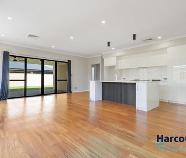 Stylish, Low-Maintenance Living in the Heart of Hammond Park - Photo 3